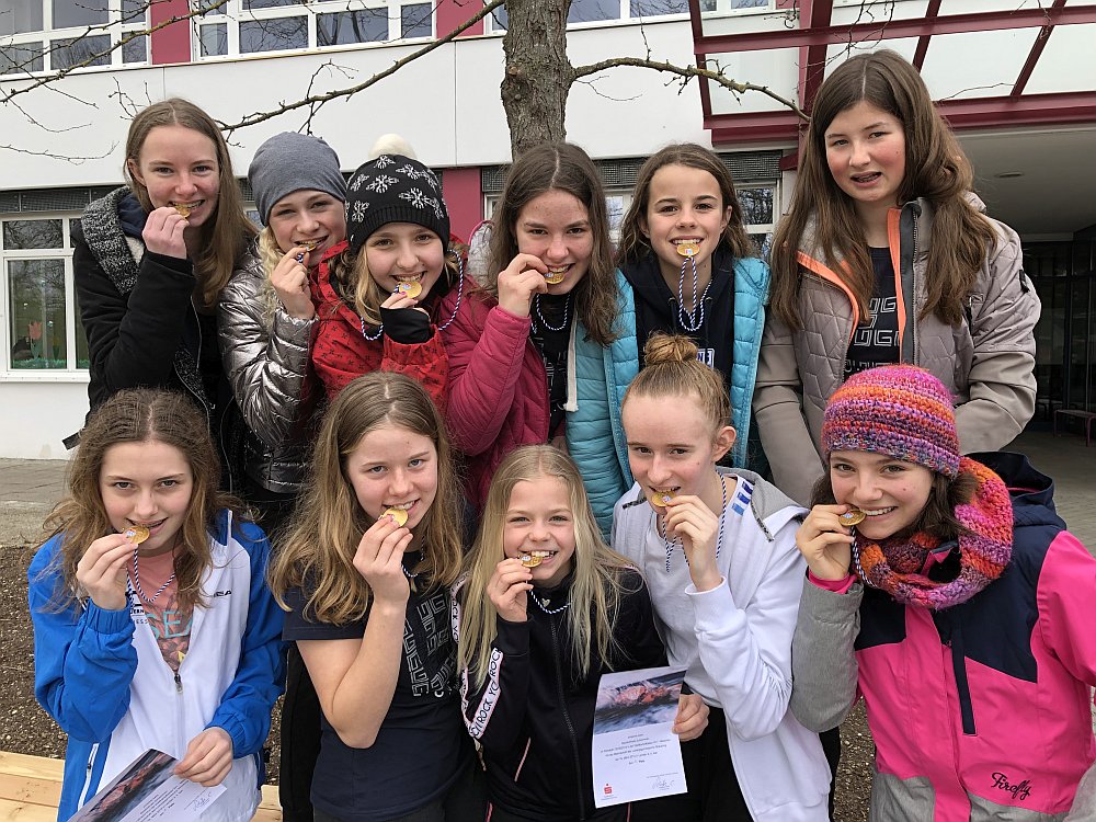 Luggy Mädels Sind Niederbayerischer Meister Im Schwimmen Ludwigsgymnasium Straubing