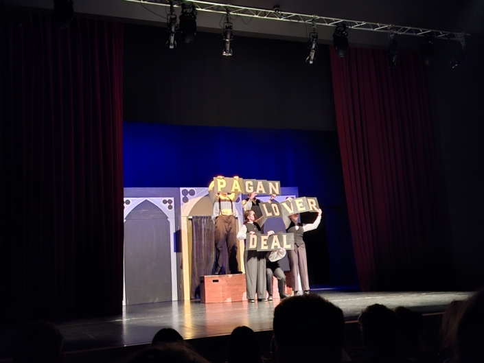 2025-10-23-Englisch-Theater-Poe-Pale-Raven-002