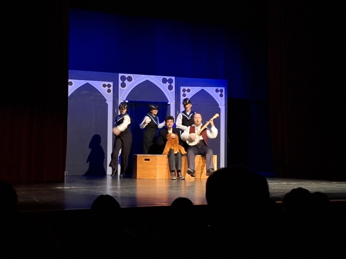 2025-10-23-Englisch-Theater-Poe-Pale-Raven-004