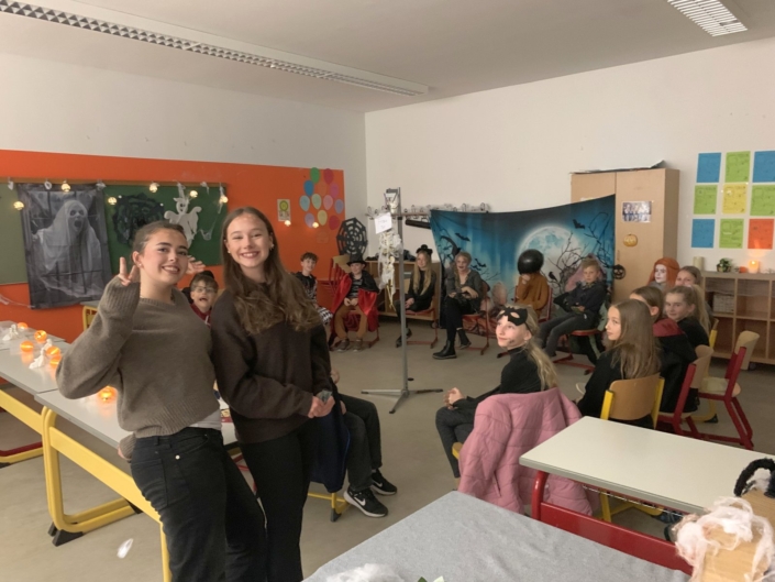 2025-10-30-Halloween-Party-005